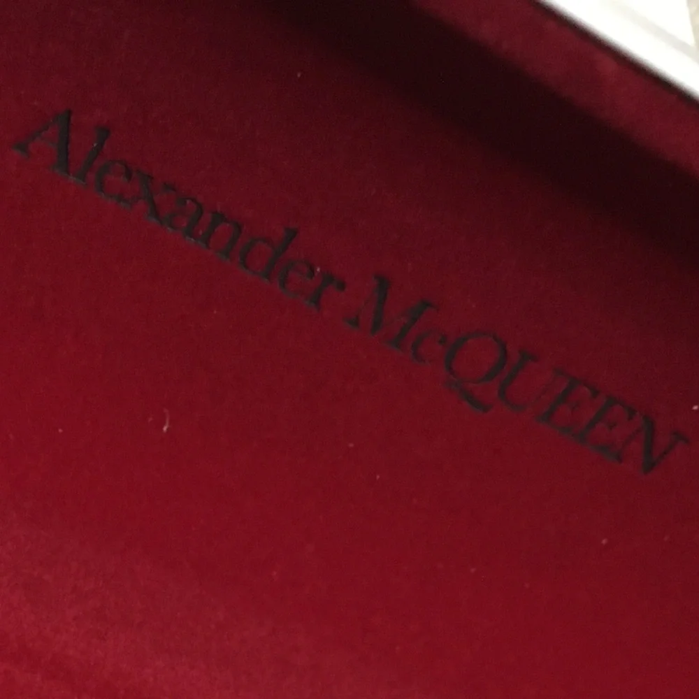 Alexander McQueen white & black eyeglass sunglasses case red lined & shag new